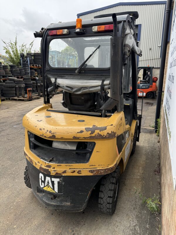 Caterpillar 2.5 Tonne