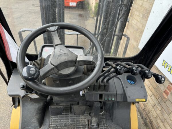 Caterpillar 2.5 Tonne