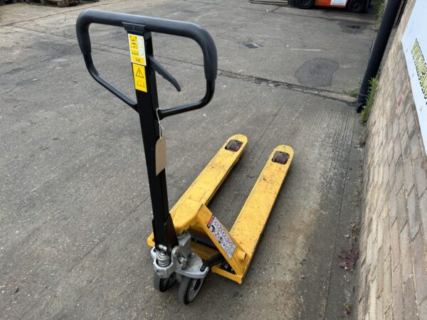 Used Pallet Truck 2.5 Tonne Max
