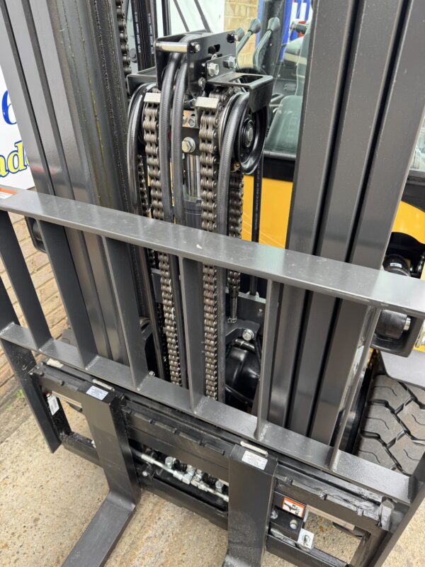 Caterpillar 2 Tonne