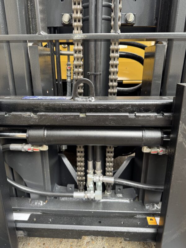 Caterpillar 2 Tonne